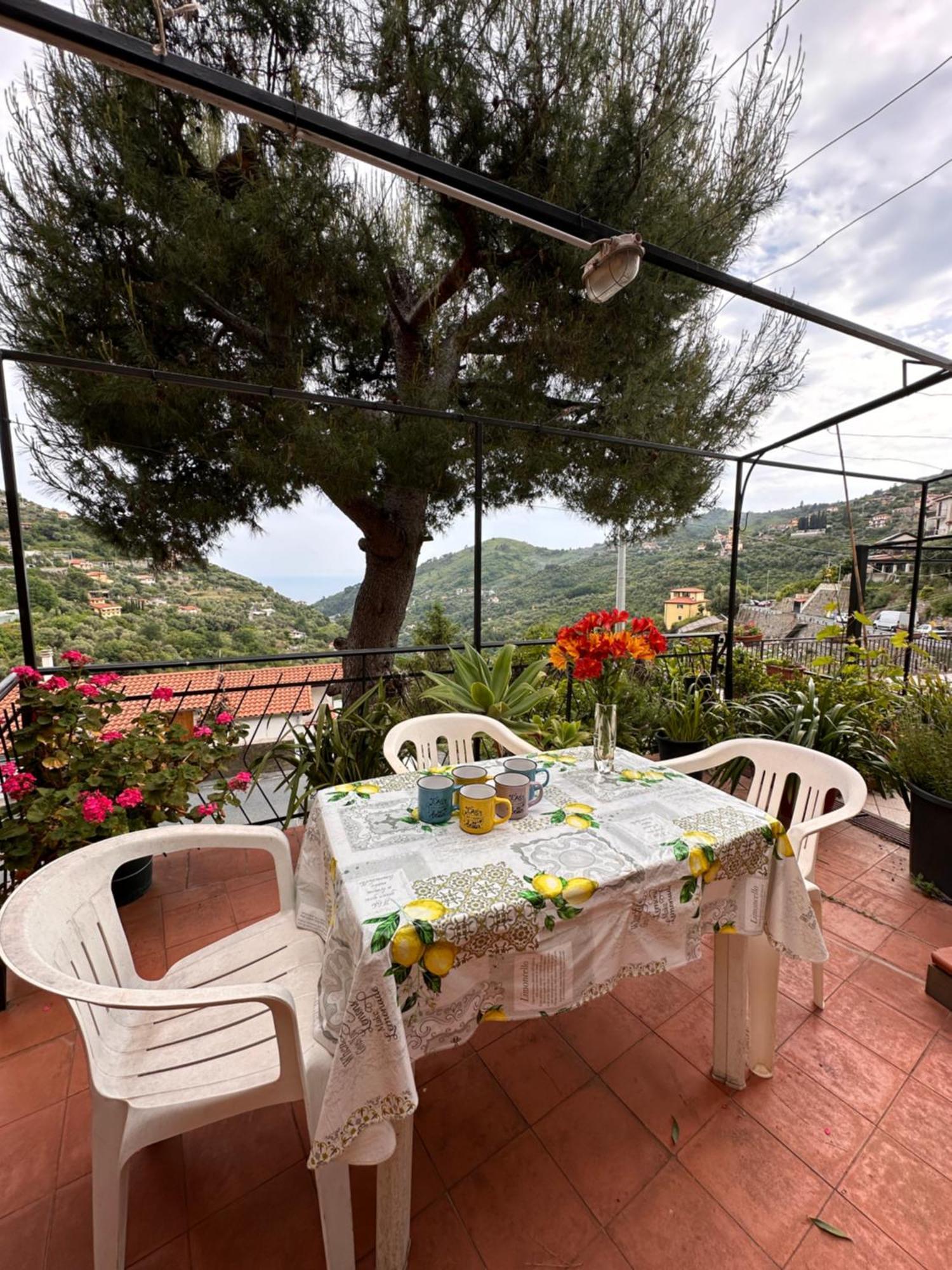 Sanremo Mare E Relax - Affittasi "Casa Illiade" Con Parcheggio Libero, Terrazza E Wi-Fi Exterior foto